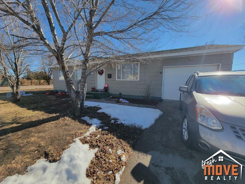 Property Photo:  1802 W Olive Street  KS 67846 