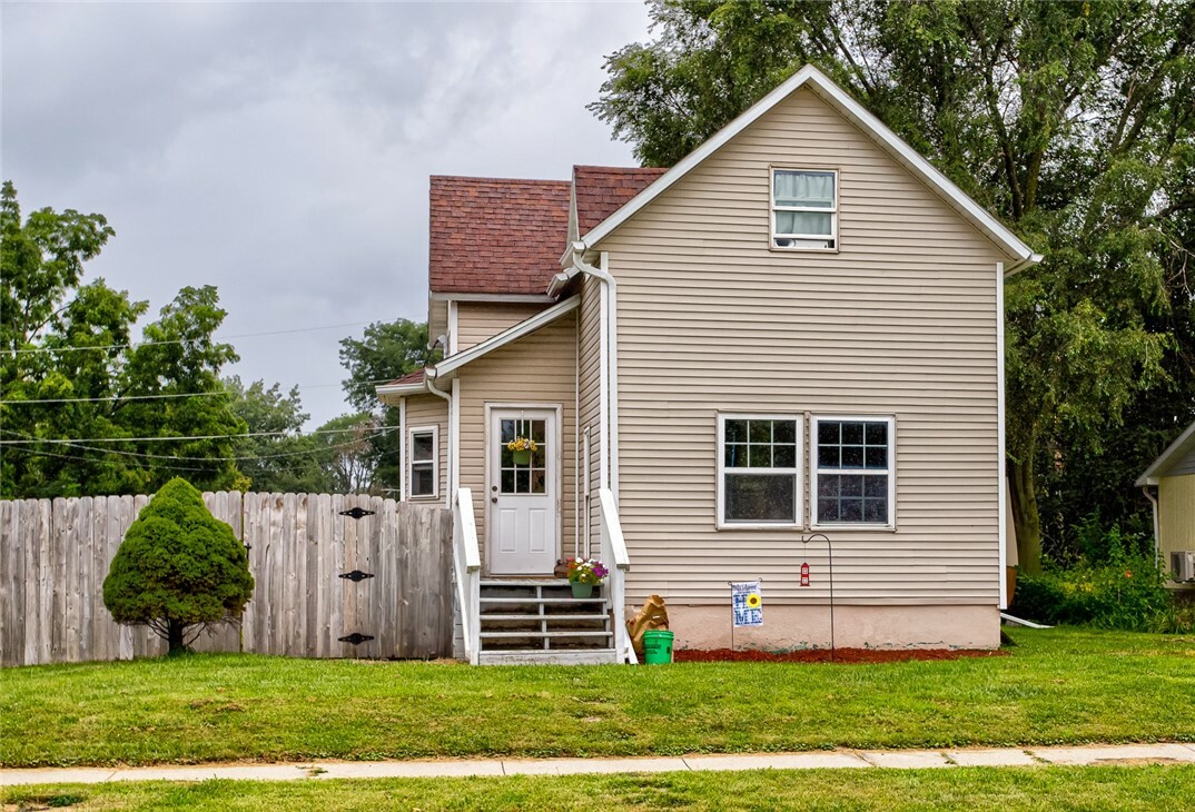 Property Photo: 1009 Division Street IA 50036