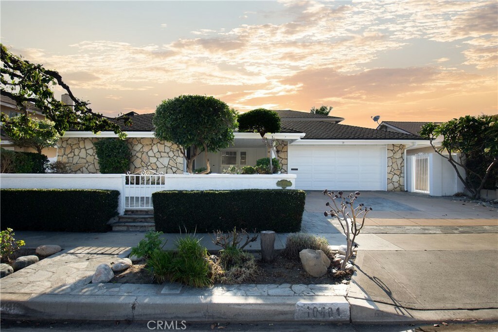 16401 Serenade Lane  Huntington Beach CA 92647 photo