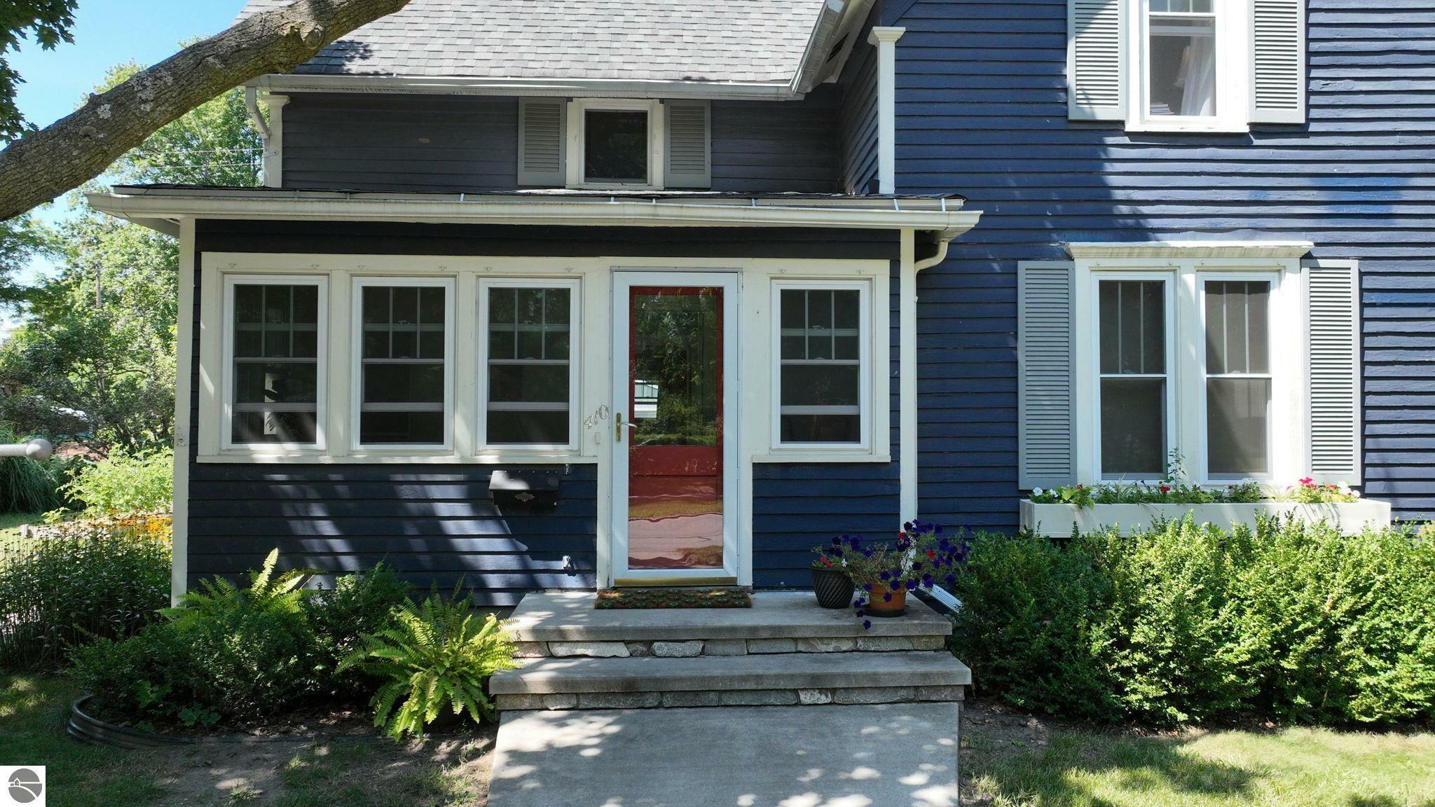 Property Photo:  410 S Kinney Avenue  MI 48858 