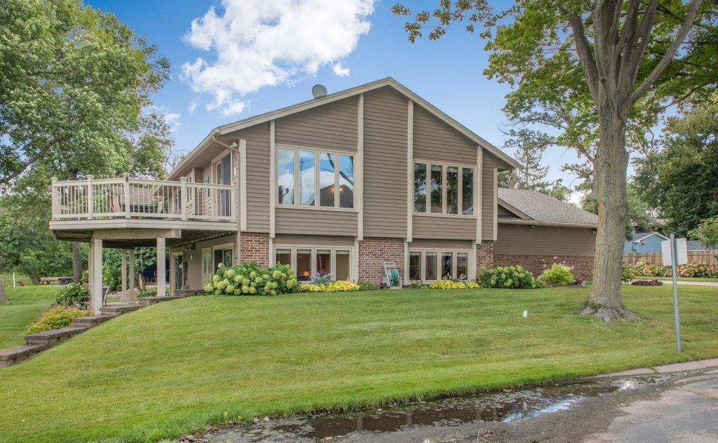 Property Photo:  1656 Bluebird Lane  MN 55364 