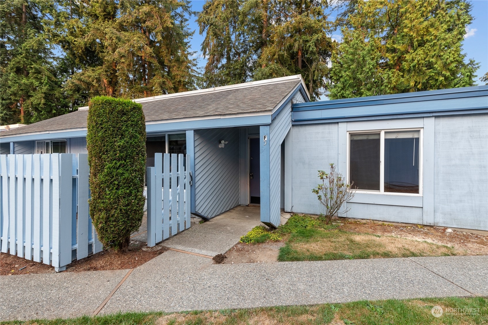 Property Photo:  4300 NE Sunset Boulevard F5  WA 98059 