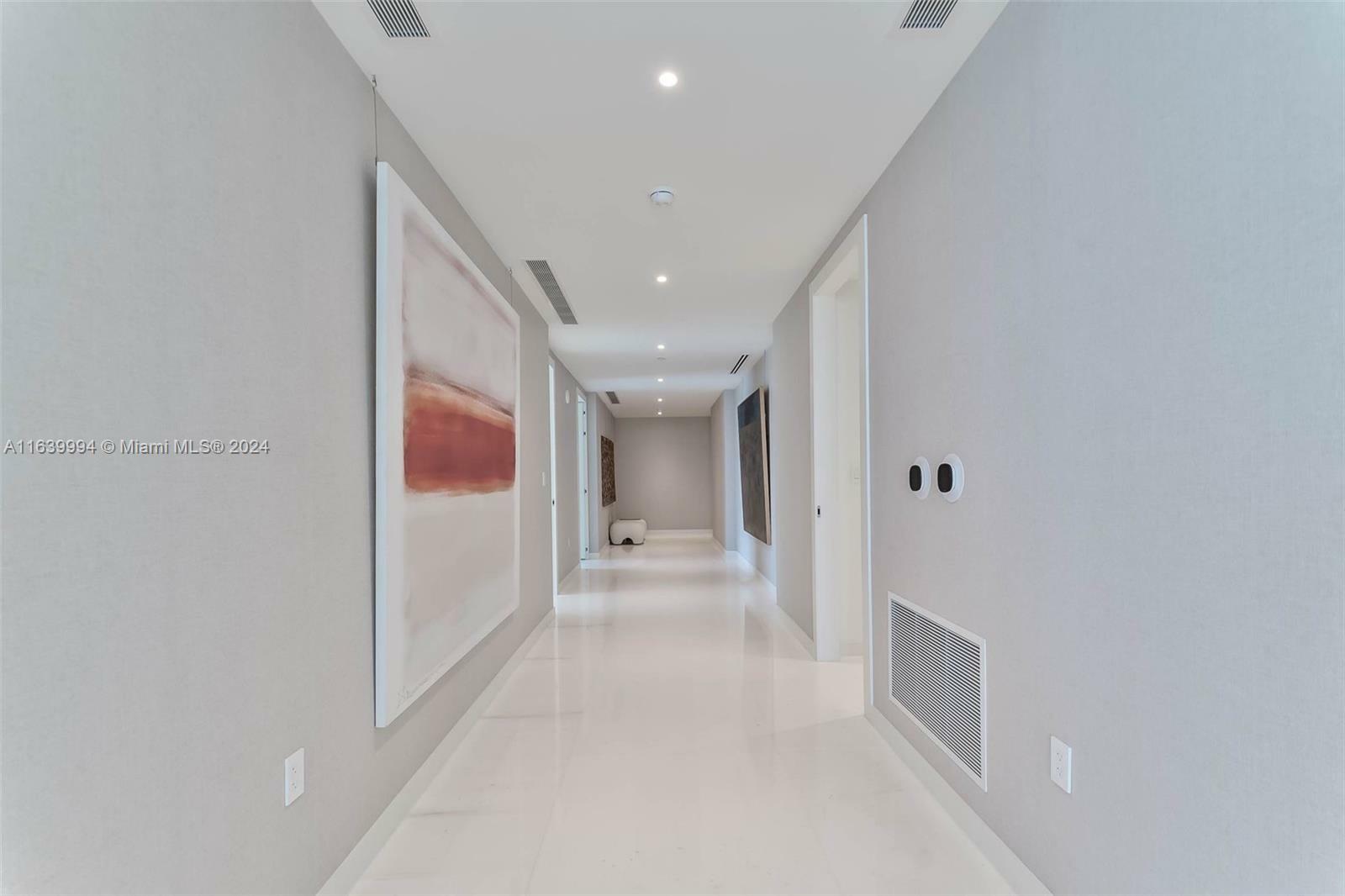 Property Photo:  300 Biscayne Blvd Way 2901  FL 33131 