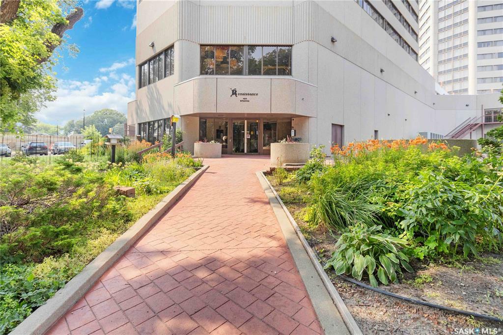 Property Photo: 424 Spadina Crescent E 2460 SK S7K 6X7