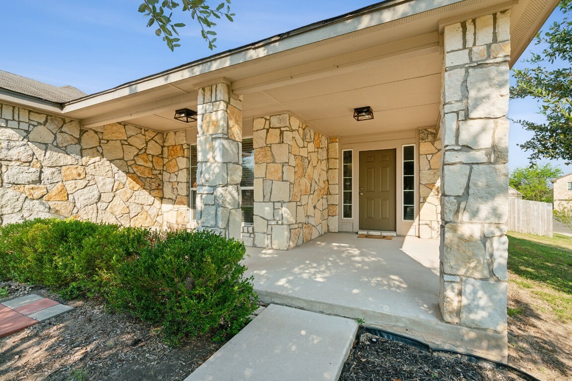 Property Photo:  1315 Four Seasons Farm Drive  TX 78640 