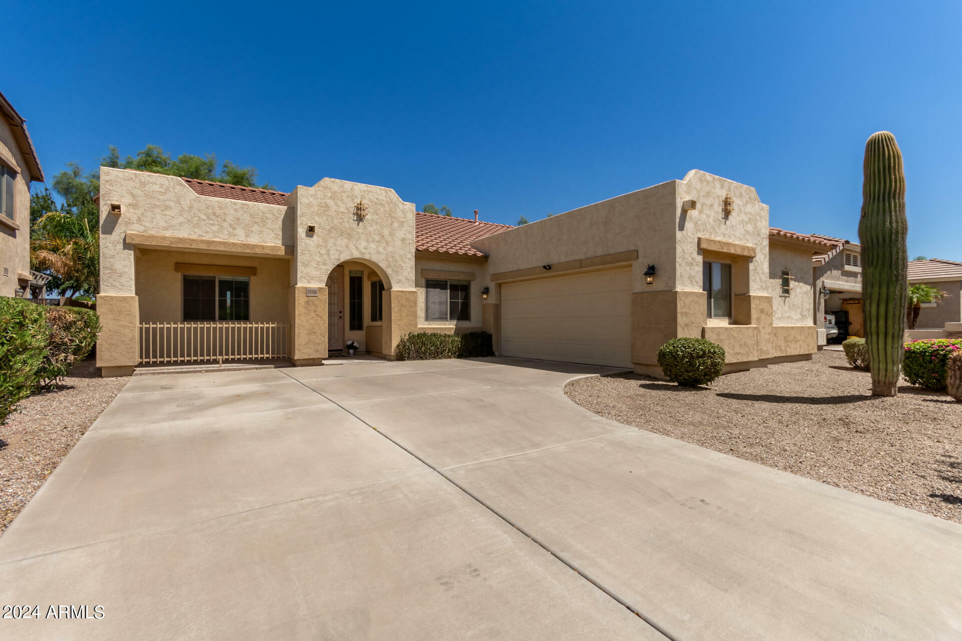 Property Photo:  19316 E Thornton Road  AZ 85142 