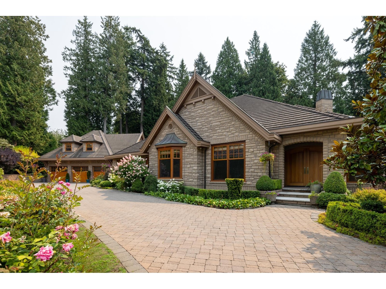 Property Photo: 3122 136 BC V4P 3C8