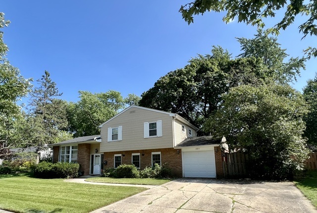 Property Photo:  1343 E Anderson Drive  IL 60074 