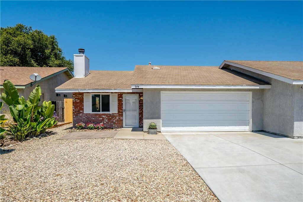 Property Photo:  974 Skyline Drive  CA 93449 