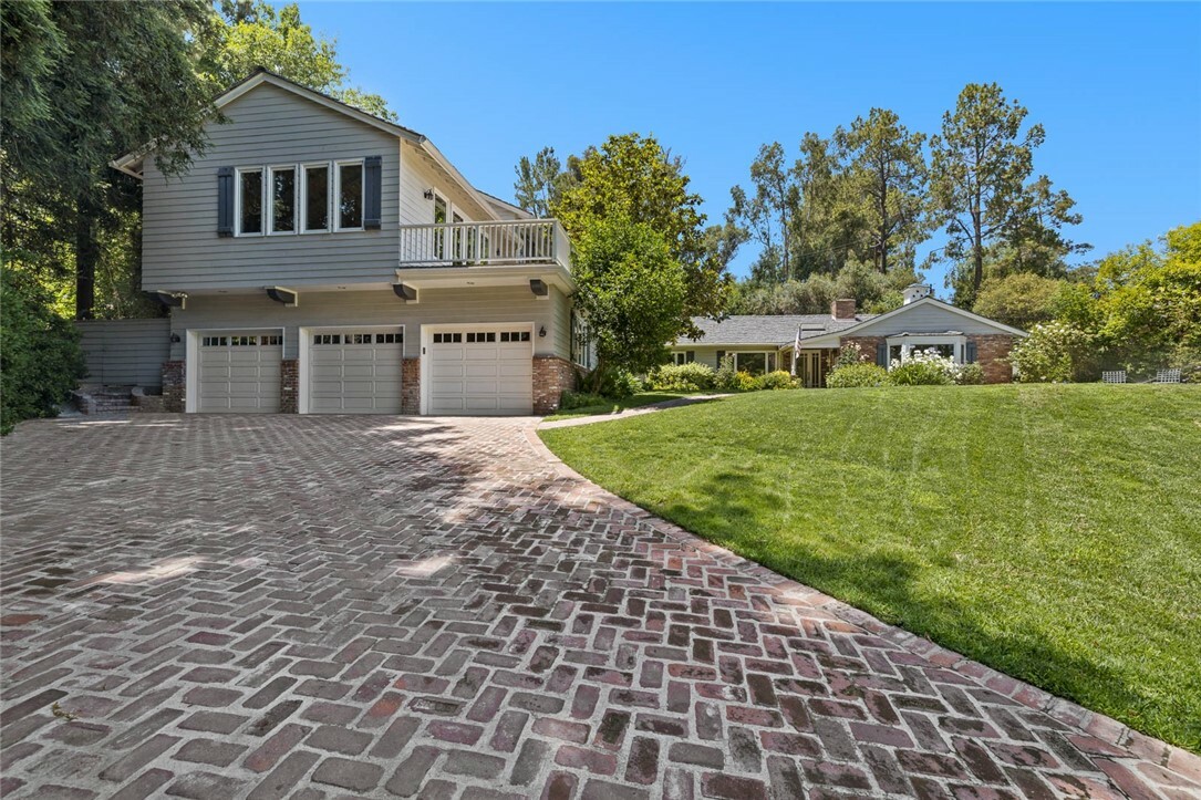 Property Photo:  4921 Palomar Drive  CA 91356 