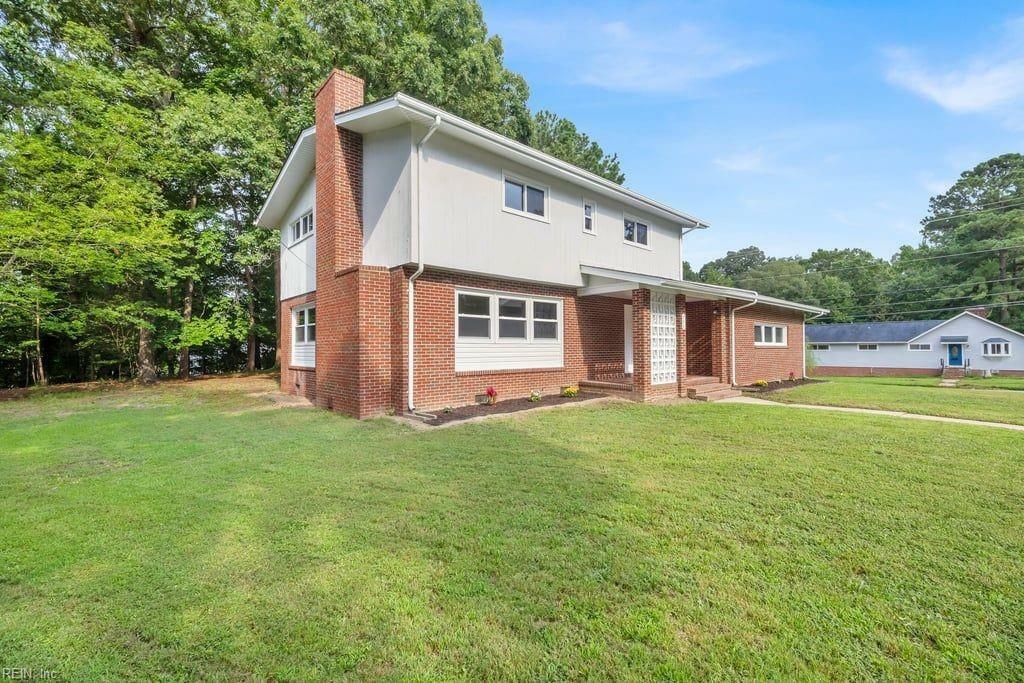 Property Photo:  900 Loraine Circle  VA 23608 