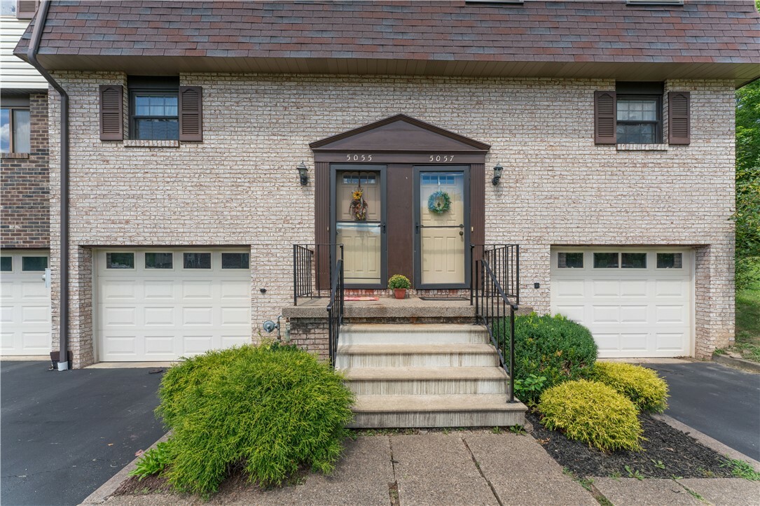 Property Photo:  5055 Harvest Ln  PA 15044 