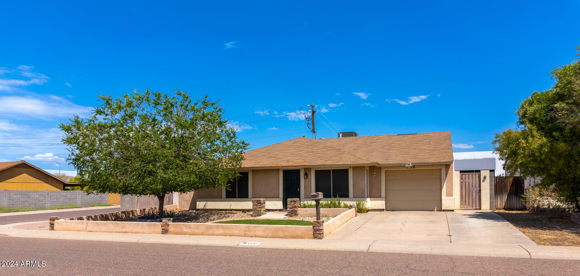 Property Photo:  1138 W Ross Avenue  AZ 85027 