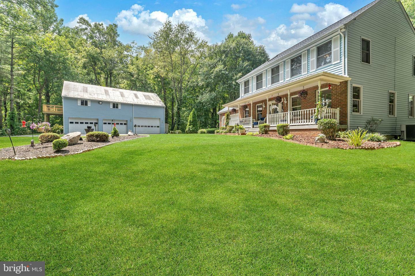 Property Photo:  811 Richardson Drive  MD 20776 