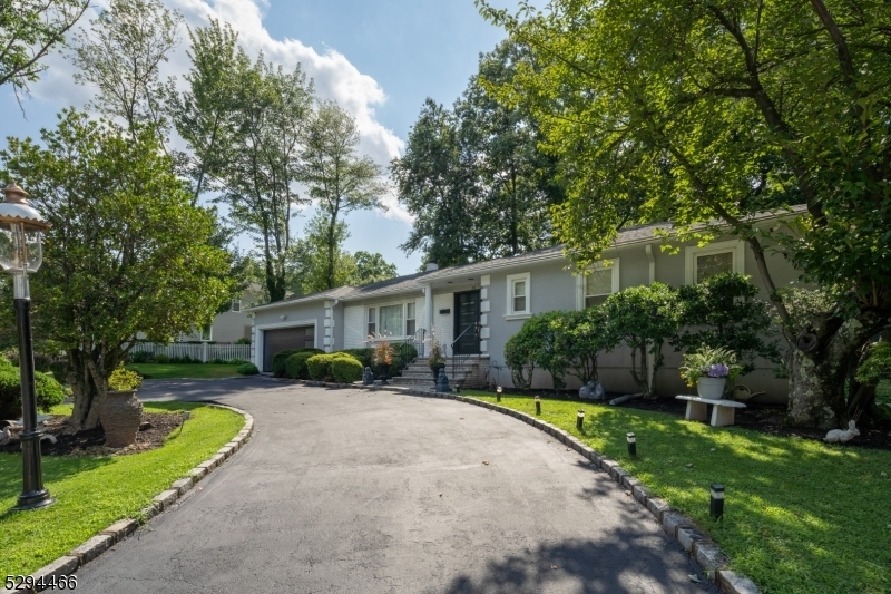 Property Photo:  23 Knollwood Dr  NJ 07052 