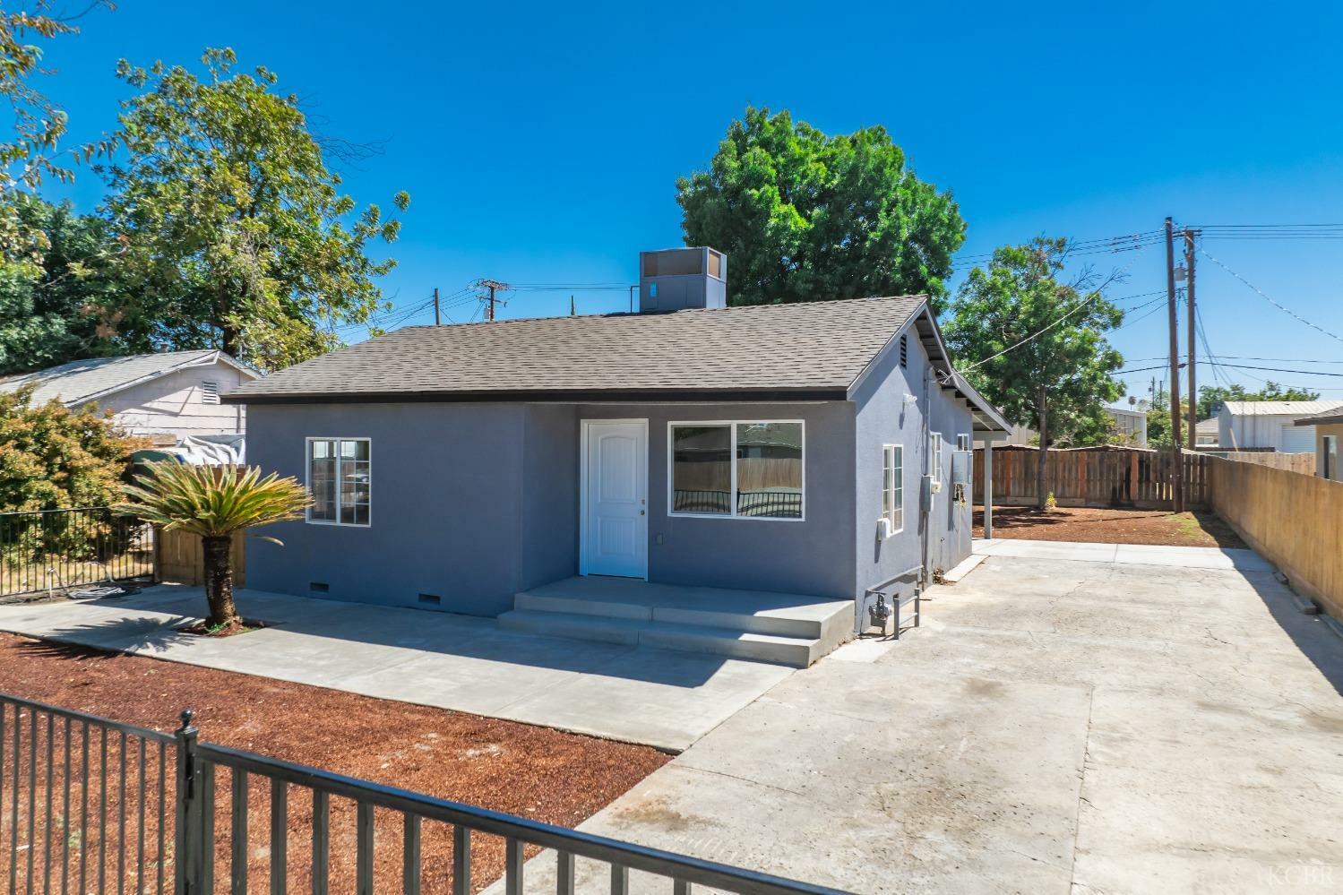 Property Photo:  1845 N 10th Avenue  CA 93230 