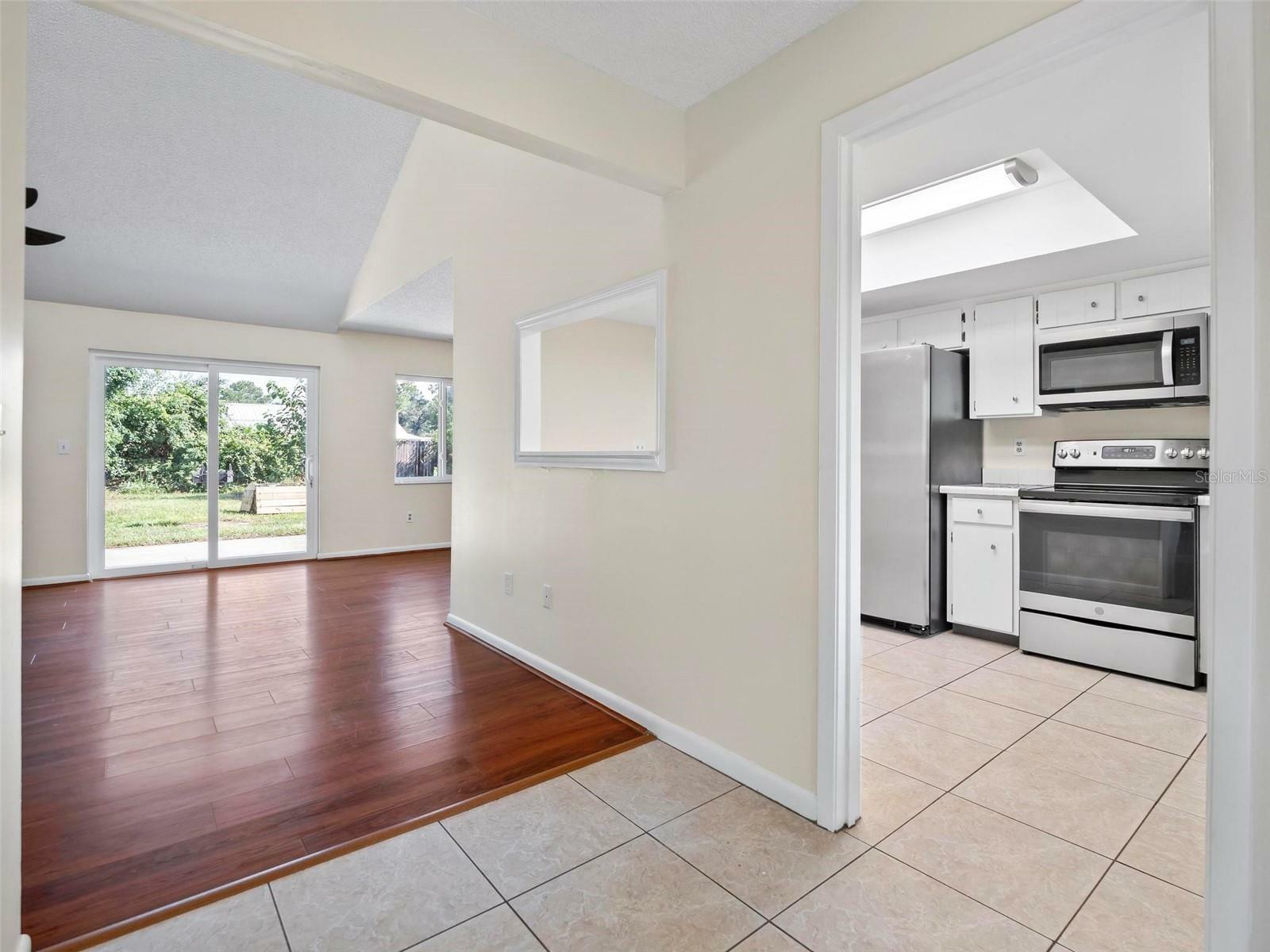 Property Photo:  121 Berkshire Lane  FL 32137 