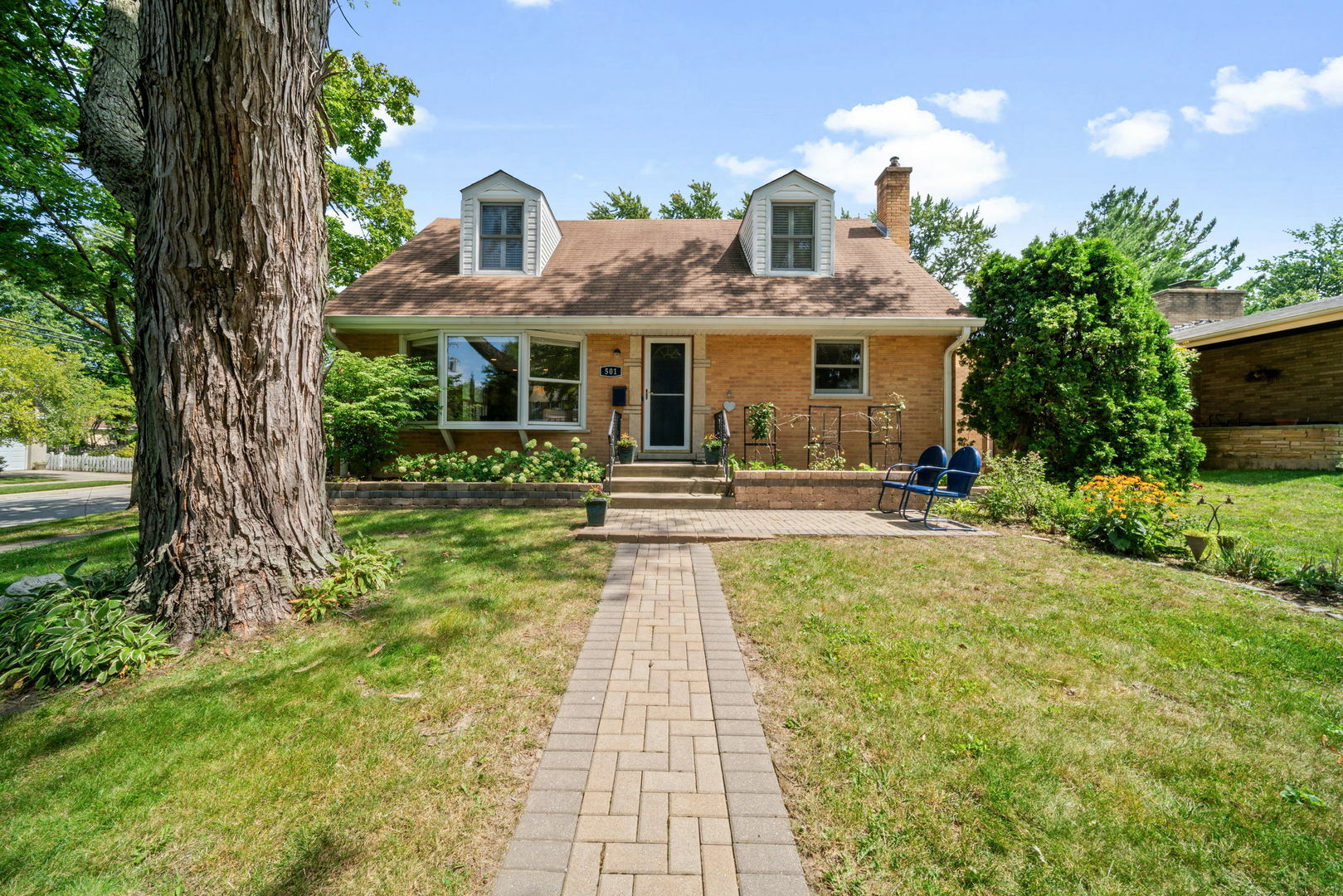 Property Photo:  501 S Vail Avenue  IL 60005 