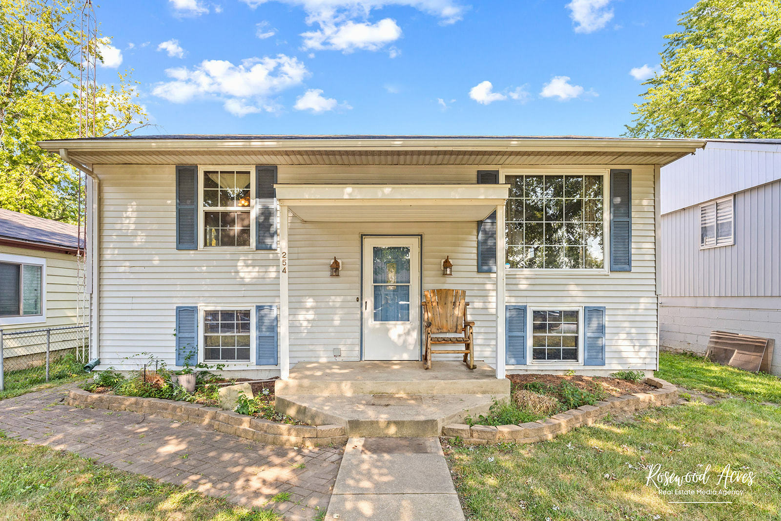 Property Photo:  254 N Randolph Avenue  IL 60915 