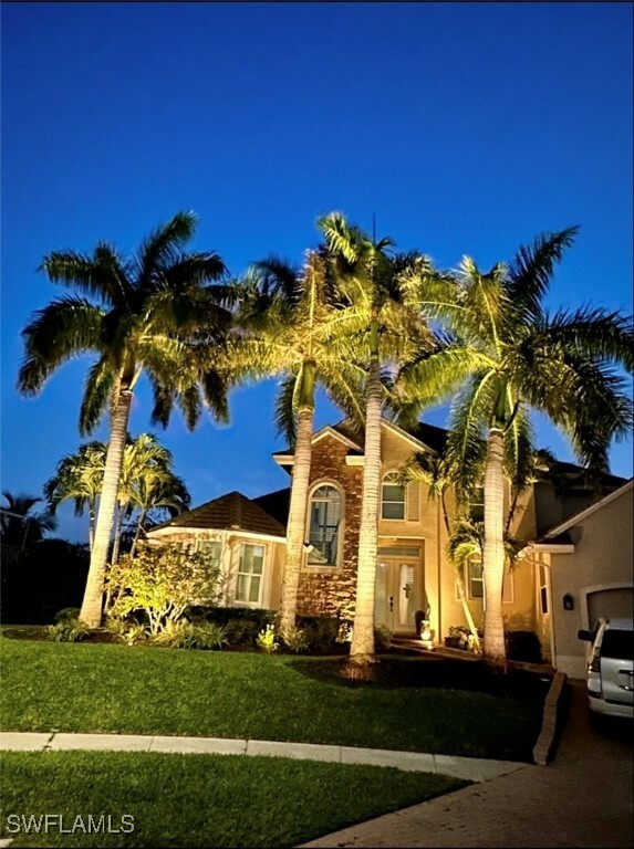 Property Photo:  1045 Cottonwood Court  FL 34145 