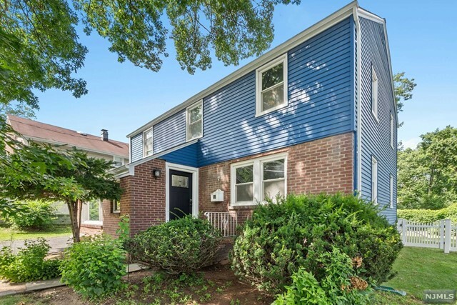 Property Photo:  7 East Walnut Street  NJ 07666 