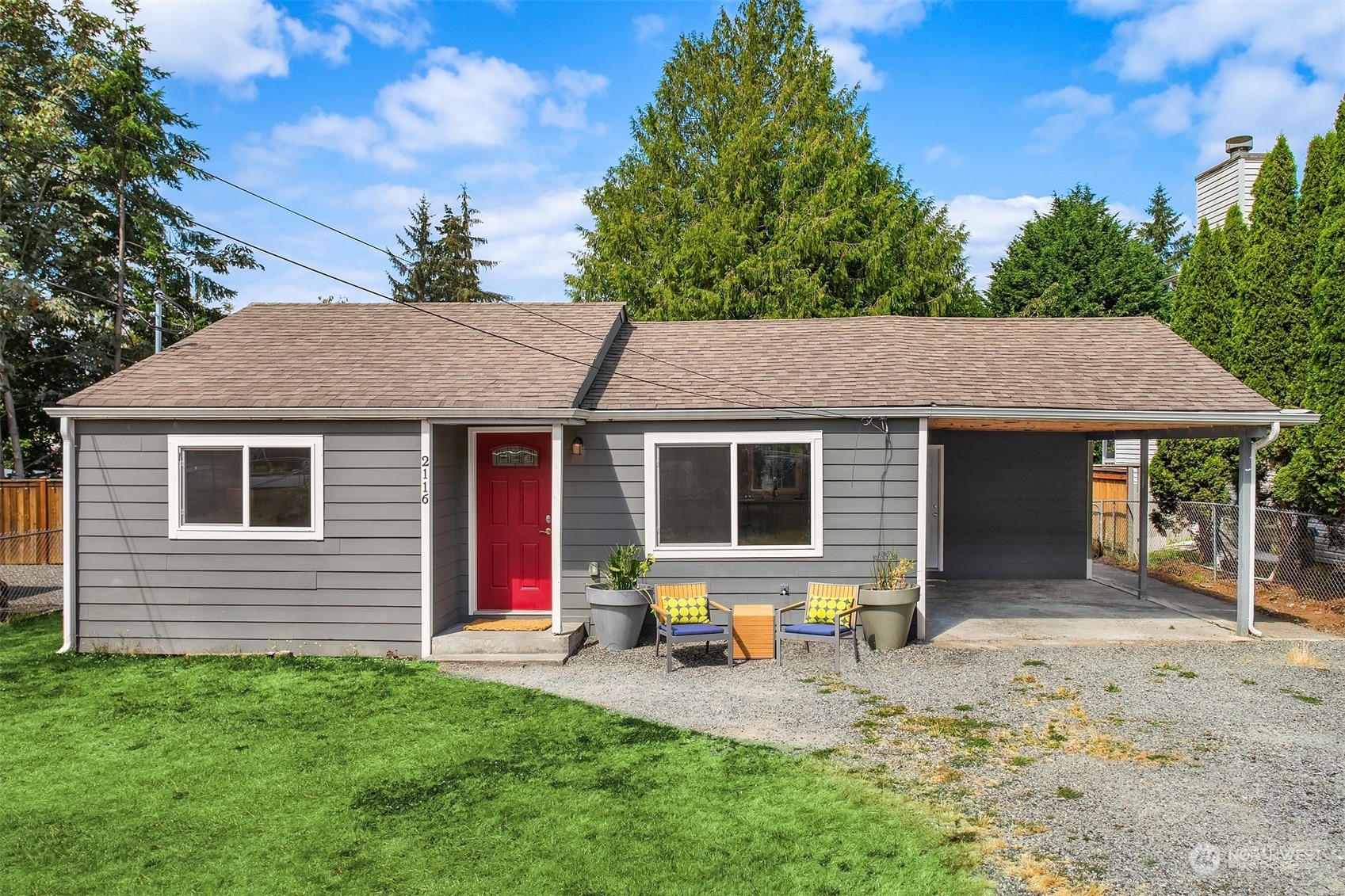 Property Photo:  2116 N 148th Street  WA 98133 