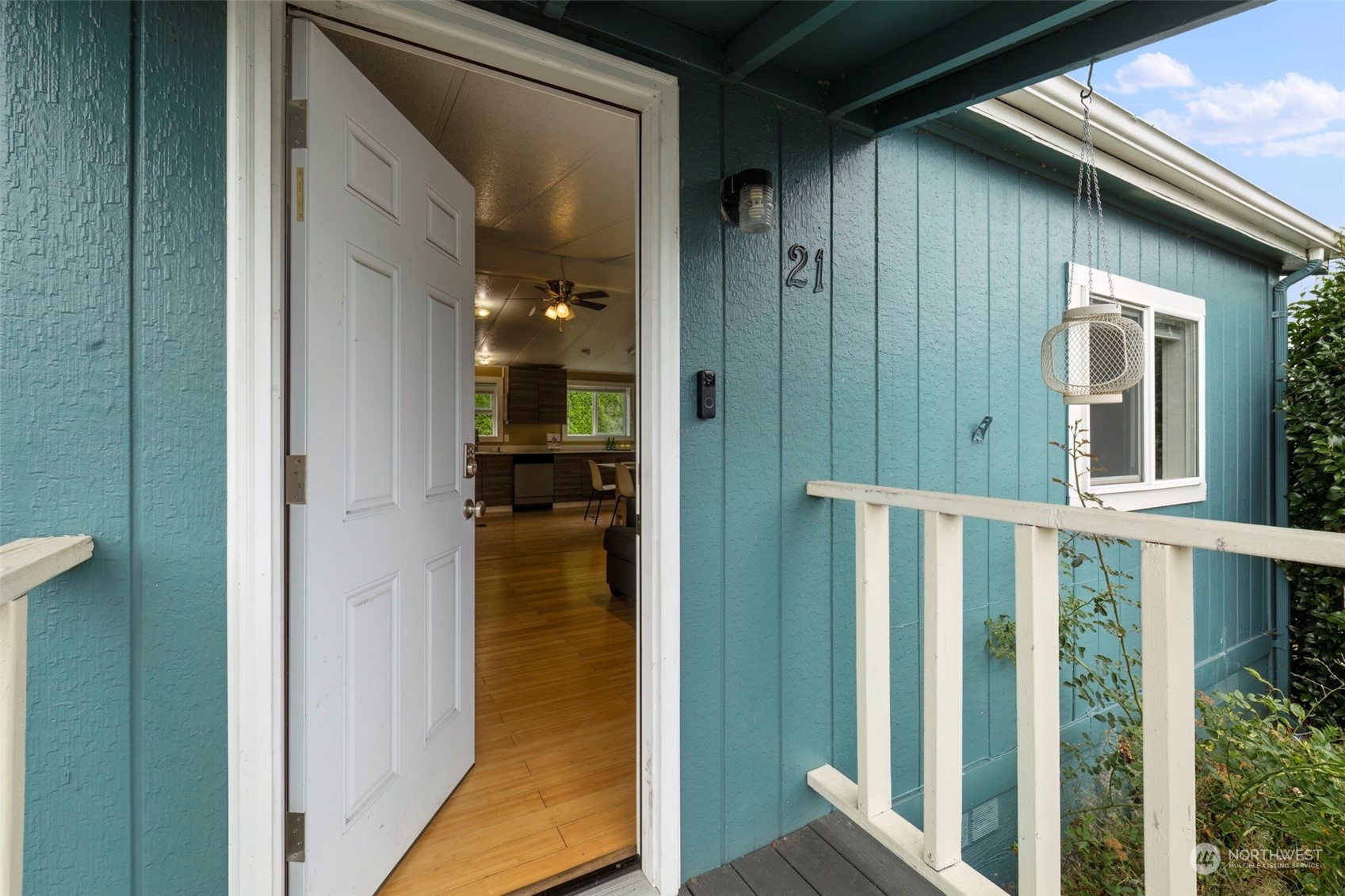 Property Photo:  707 SE 37th Street 21  WA 98002 