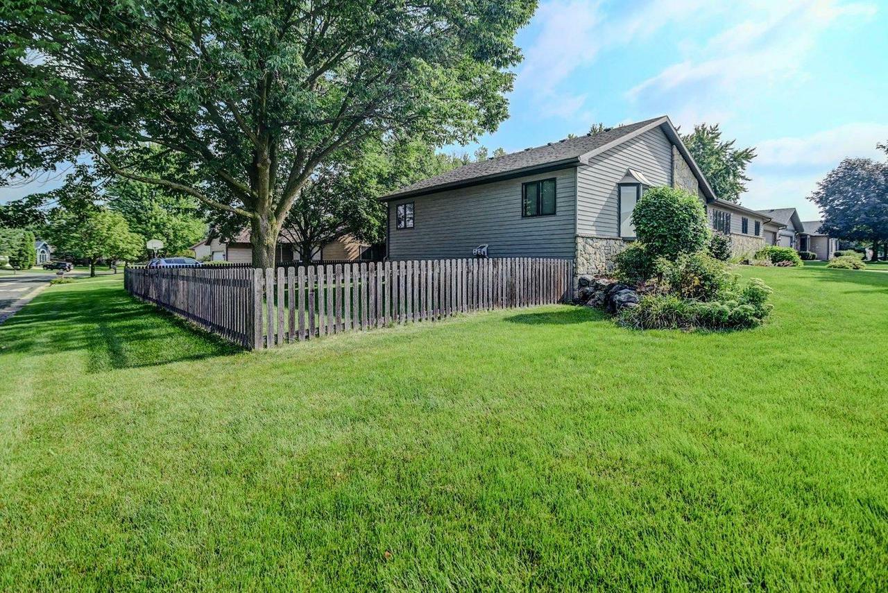 Property Photo:  116 Stonehaven Drive  WI 53590 