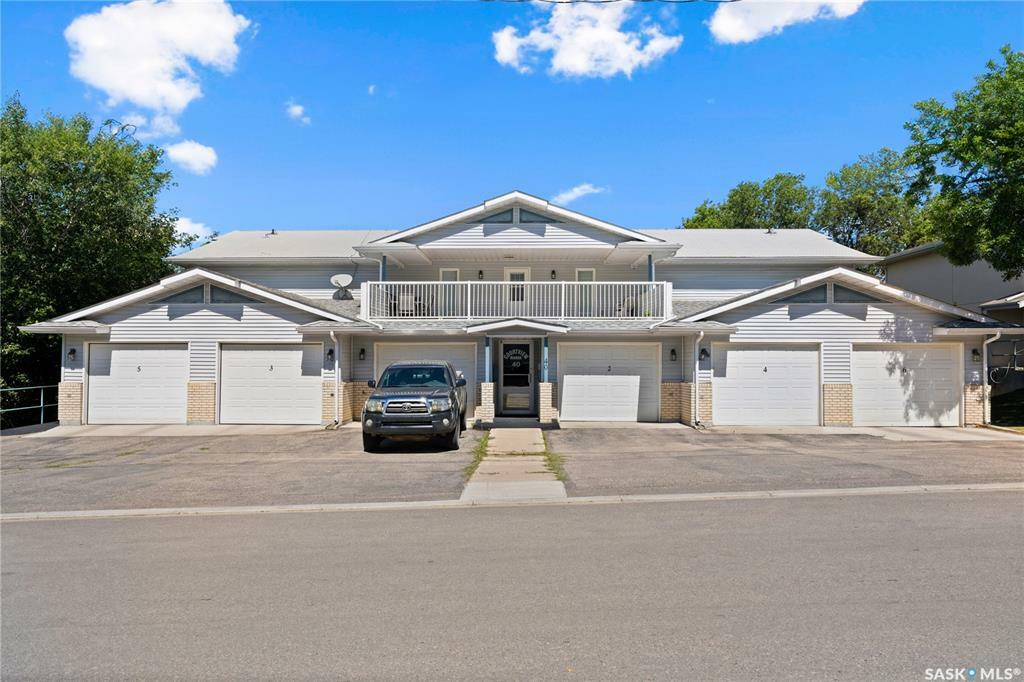 Property Photo:  40 18th Street W 4  SK S6V 3Z7 