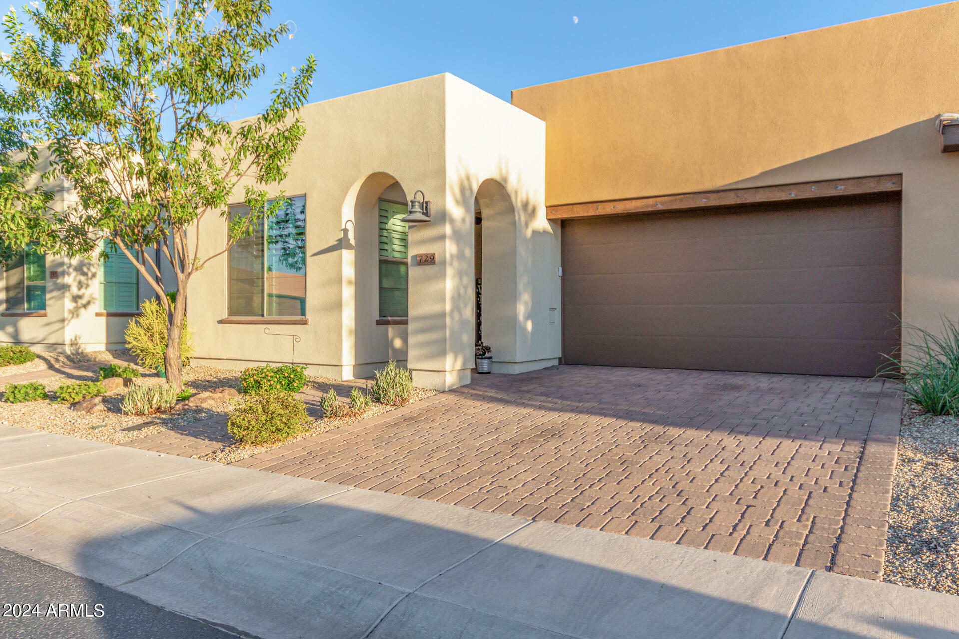 Property Photo:  729 E Cobble Stone Drive  AZ 85140 