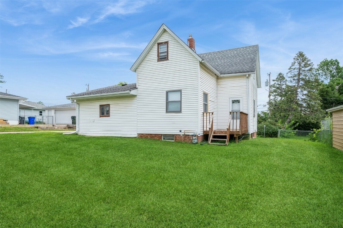 Property Photo:  2201 Hughes Drive SW  IA 52404 