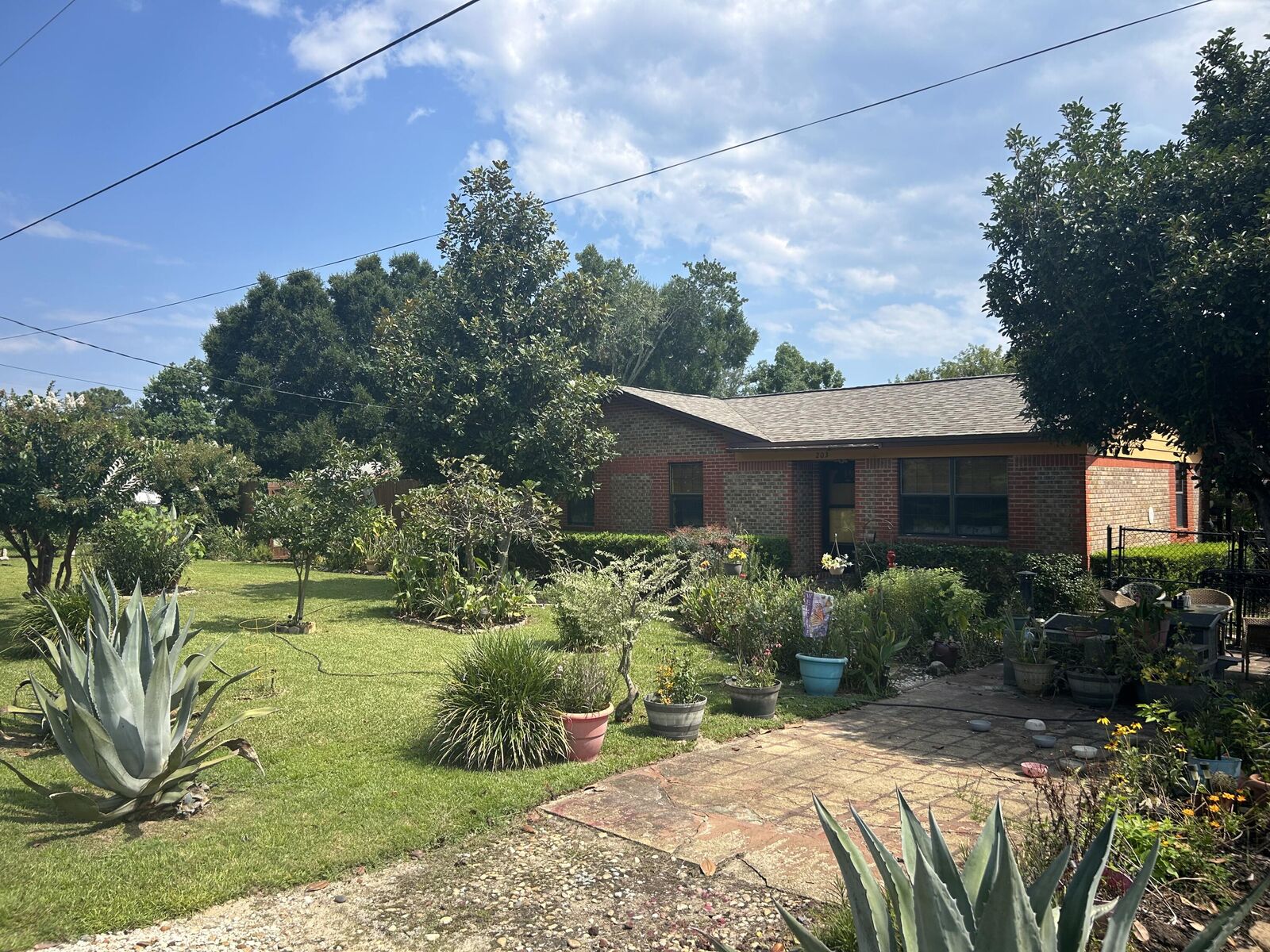 Property Photo: 203 Wildwood Street FL 32569
