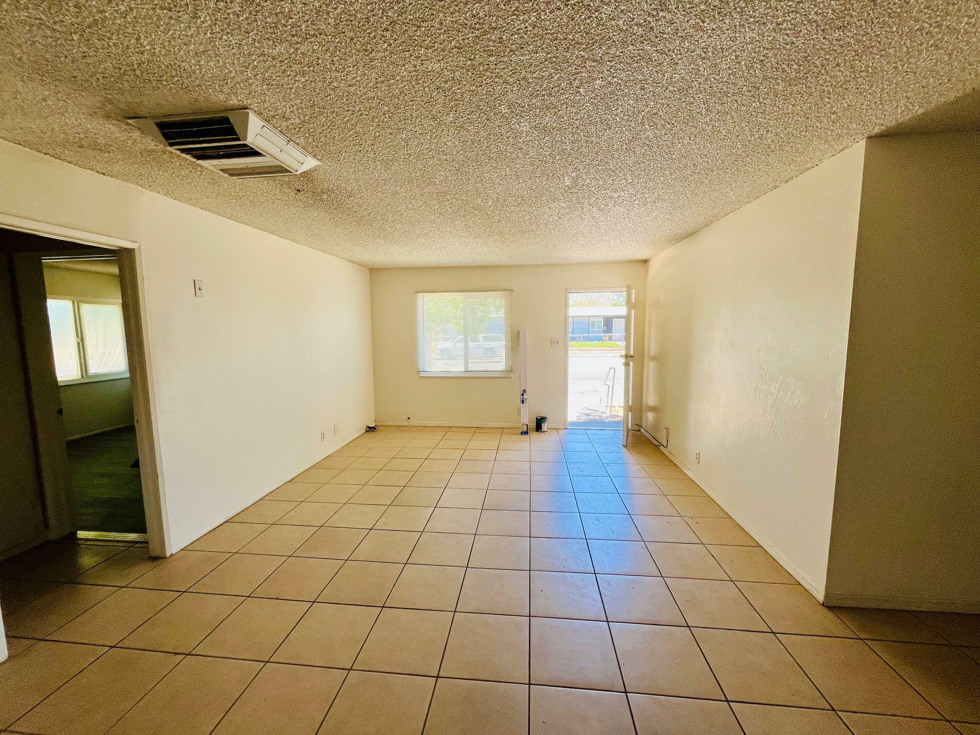 Property Photo:  38448 E 35th Street  CA 93550 