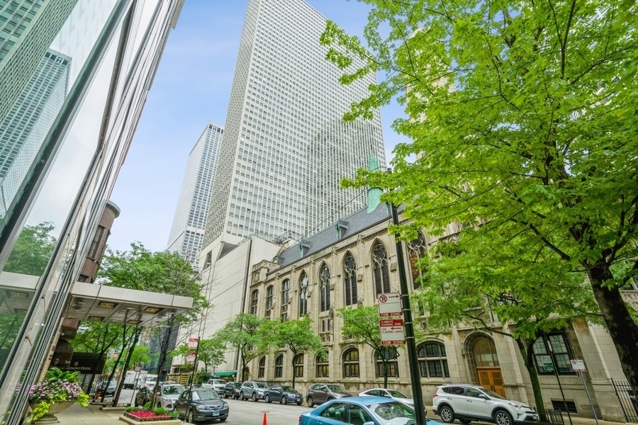 Property Photo:  111 E Chestnut Street 11F  IL 60611 