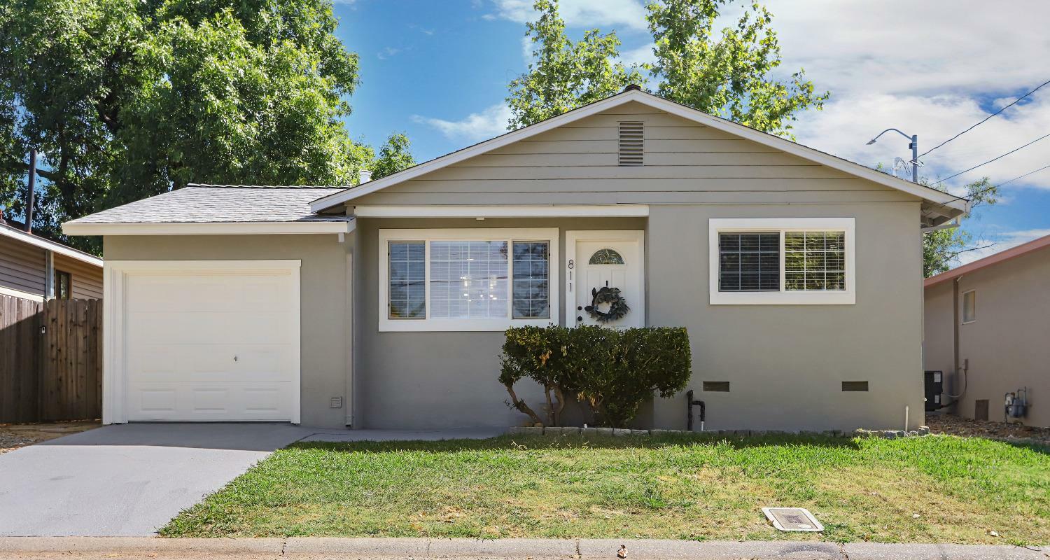 Property Photo:  811 Comstock Drive  CA 95630 