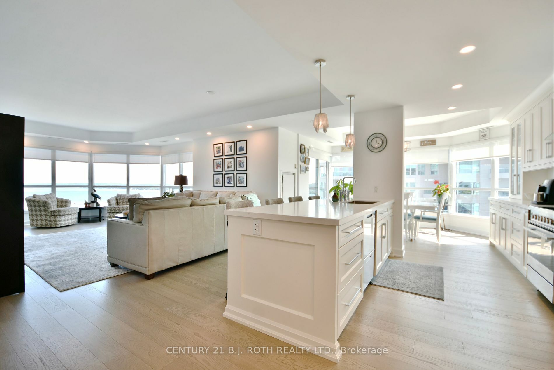 Property Photo:  6 Toronto St 1503  ON L4N 9R2 