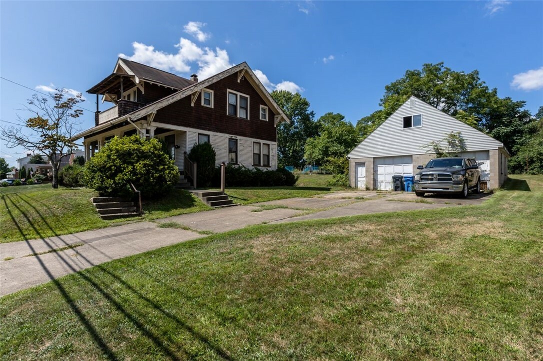 Property Photo:  144 Lindsay Rd  PA 15106 