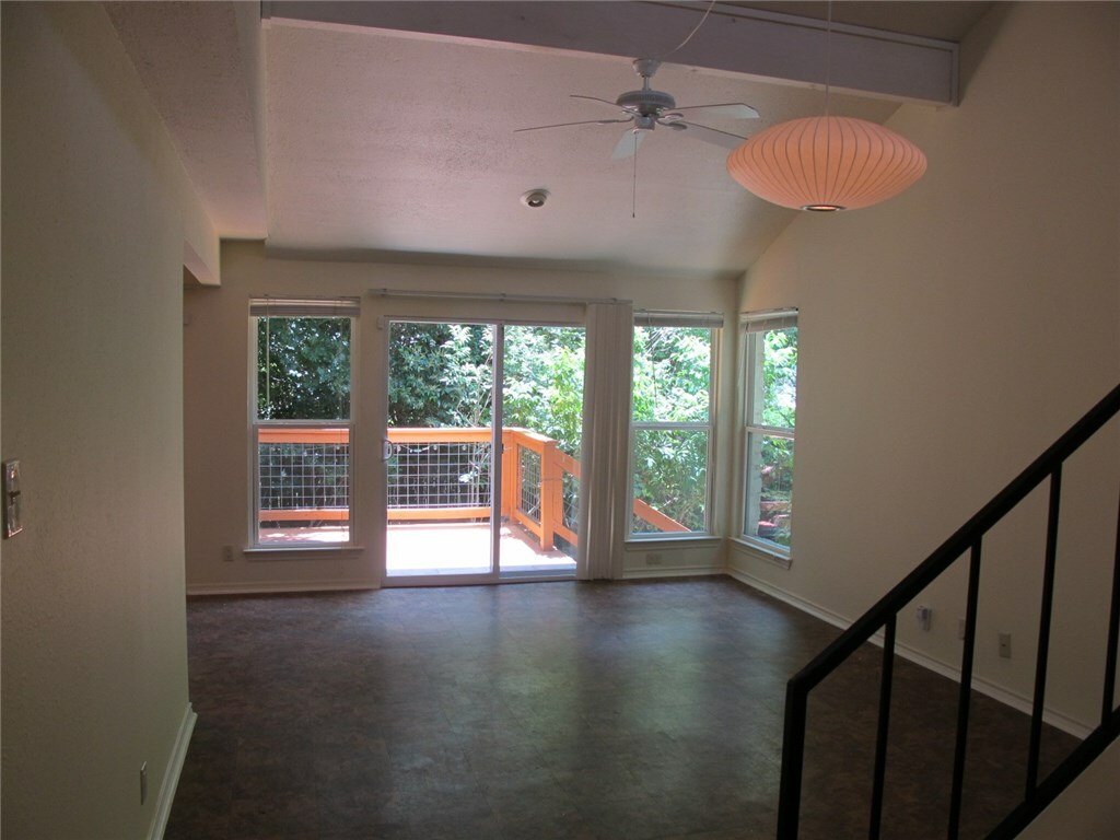 Property Photo:  2101 Kenneth Avenue B  TX 78741 