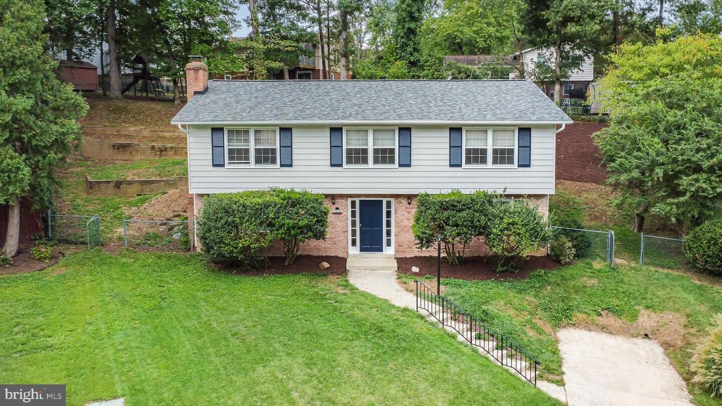 Property Photo:  13018 Amesbury Street  VA 22192 