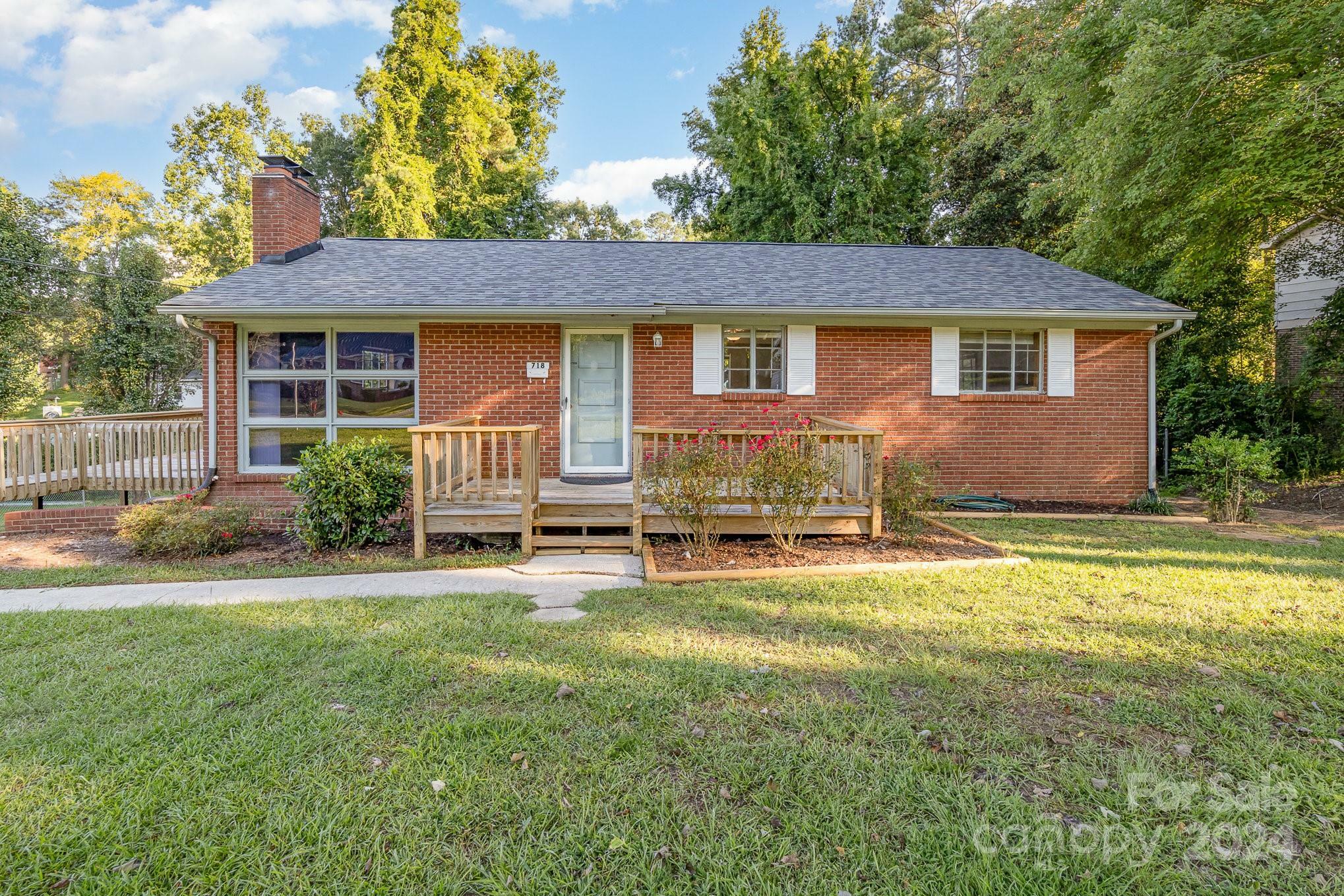 Property Photo:  718 Demingwood Street  NC 28170 