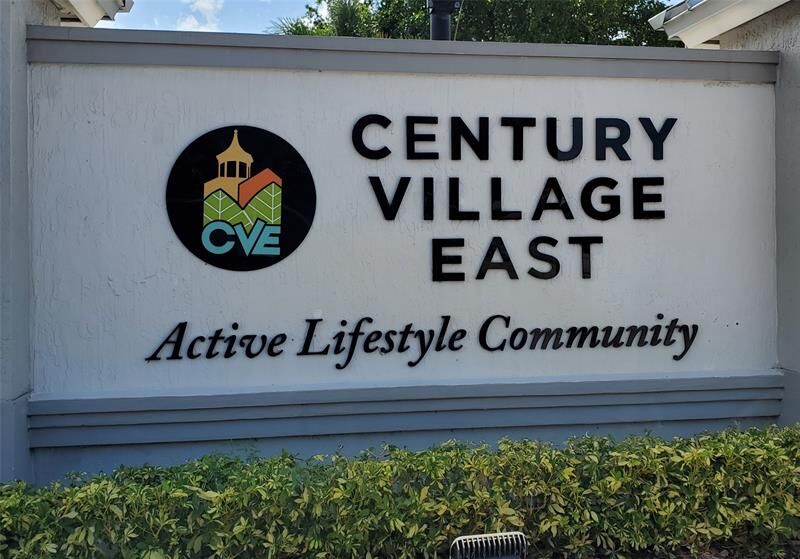 Property Photo: 110 Lyndhurst E 110 FL 33442