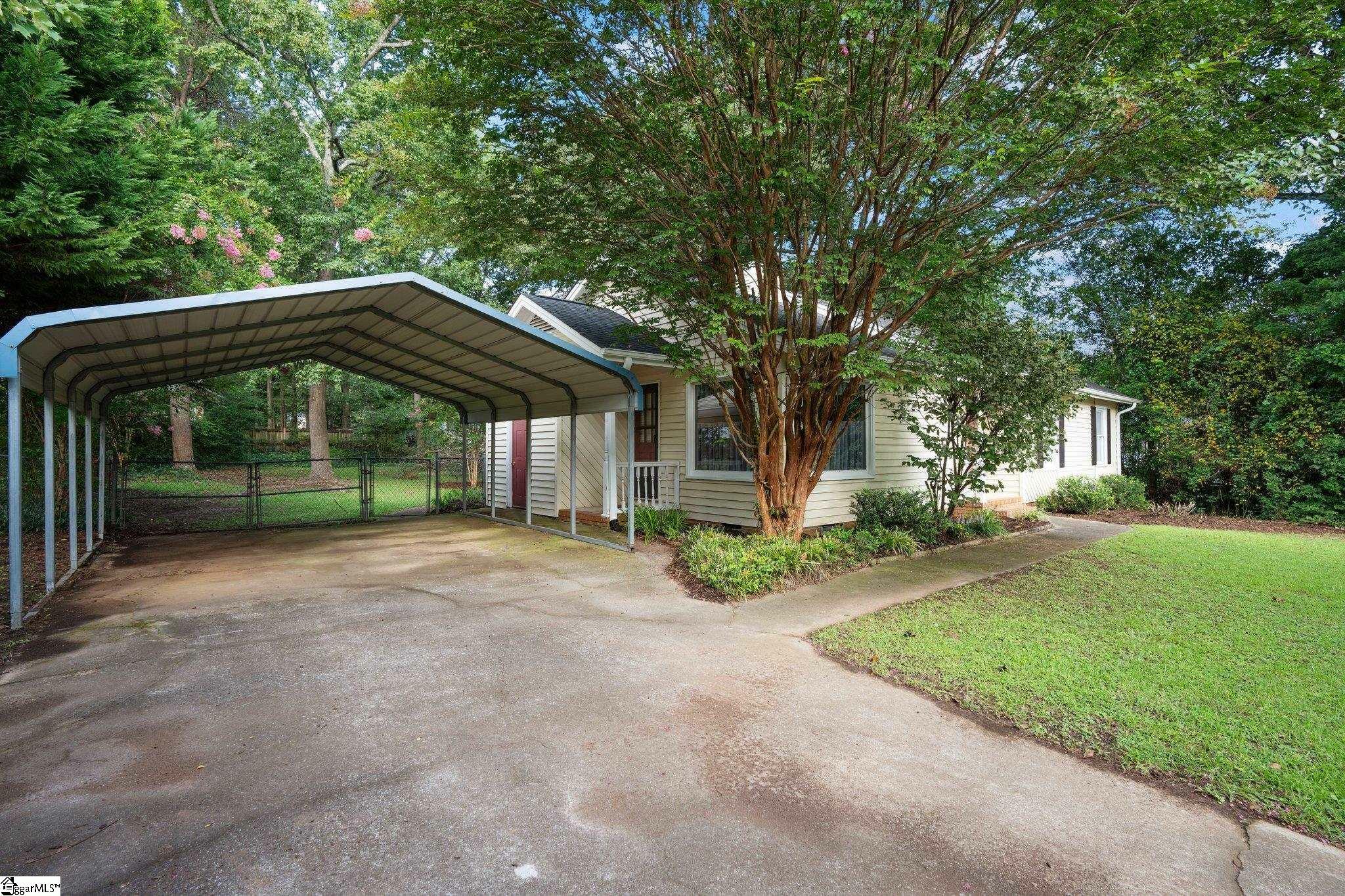 Property Photo:  103 Oak Drive  SC 29650 