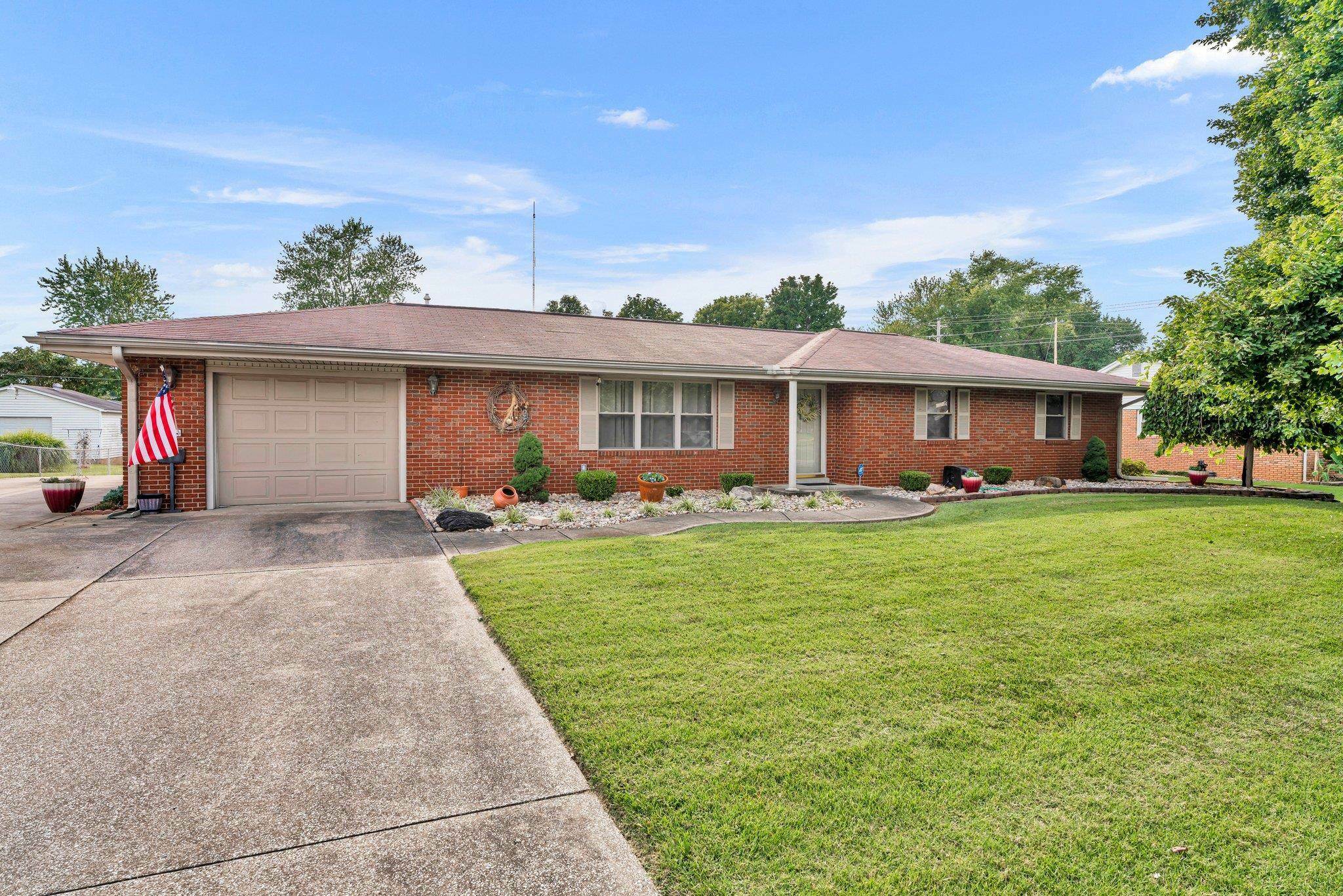 904 Watson Ln  Henderson KY 42420 photo