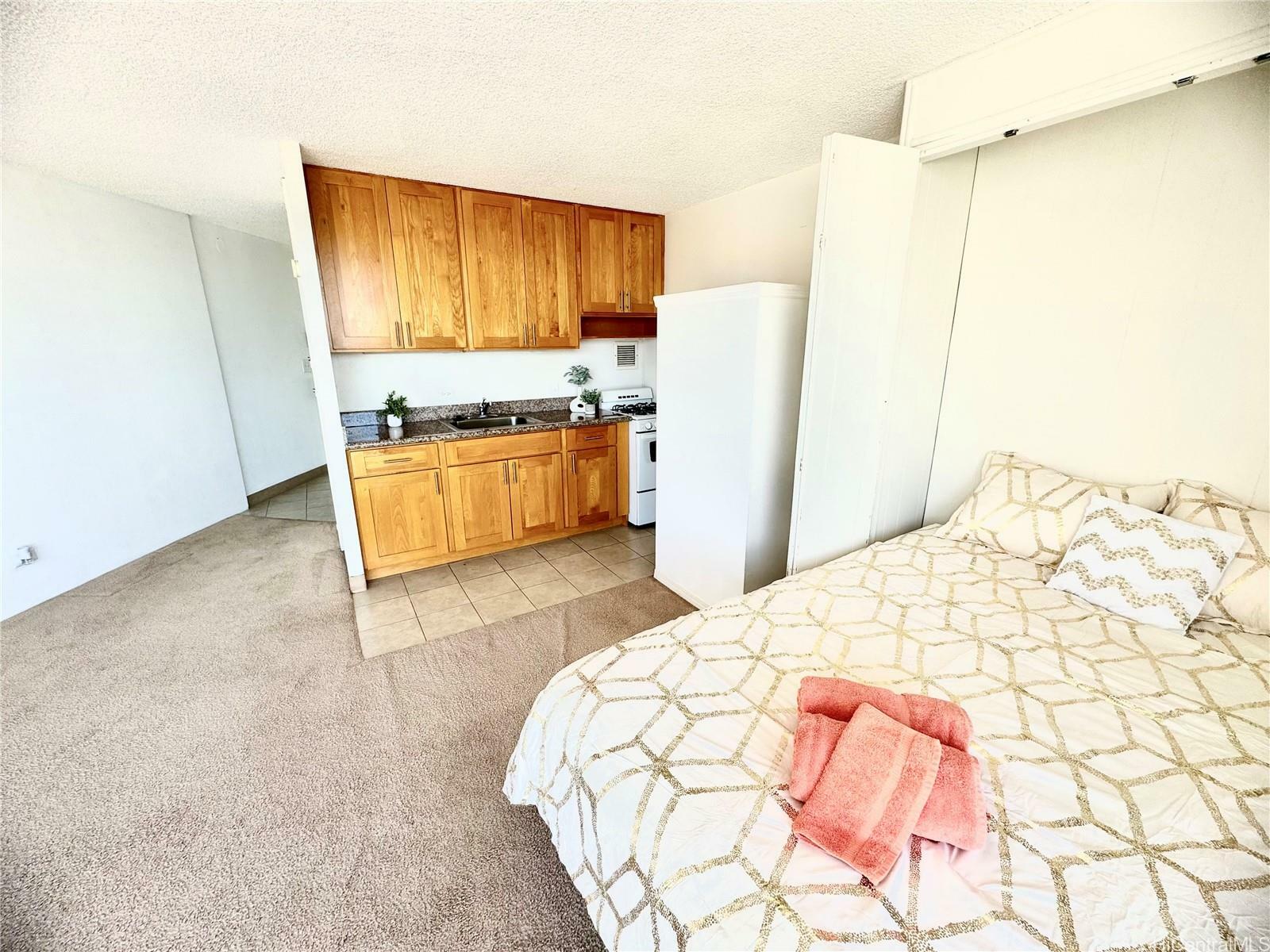 Property Photo:  750 Amana Street 1102  HI 96814 