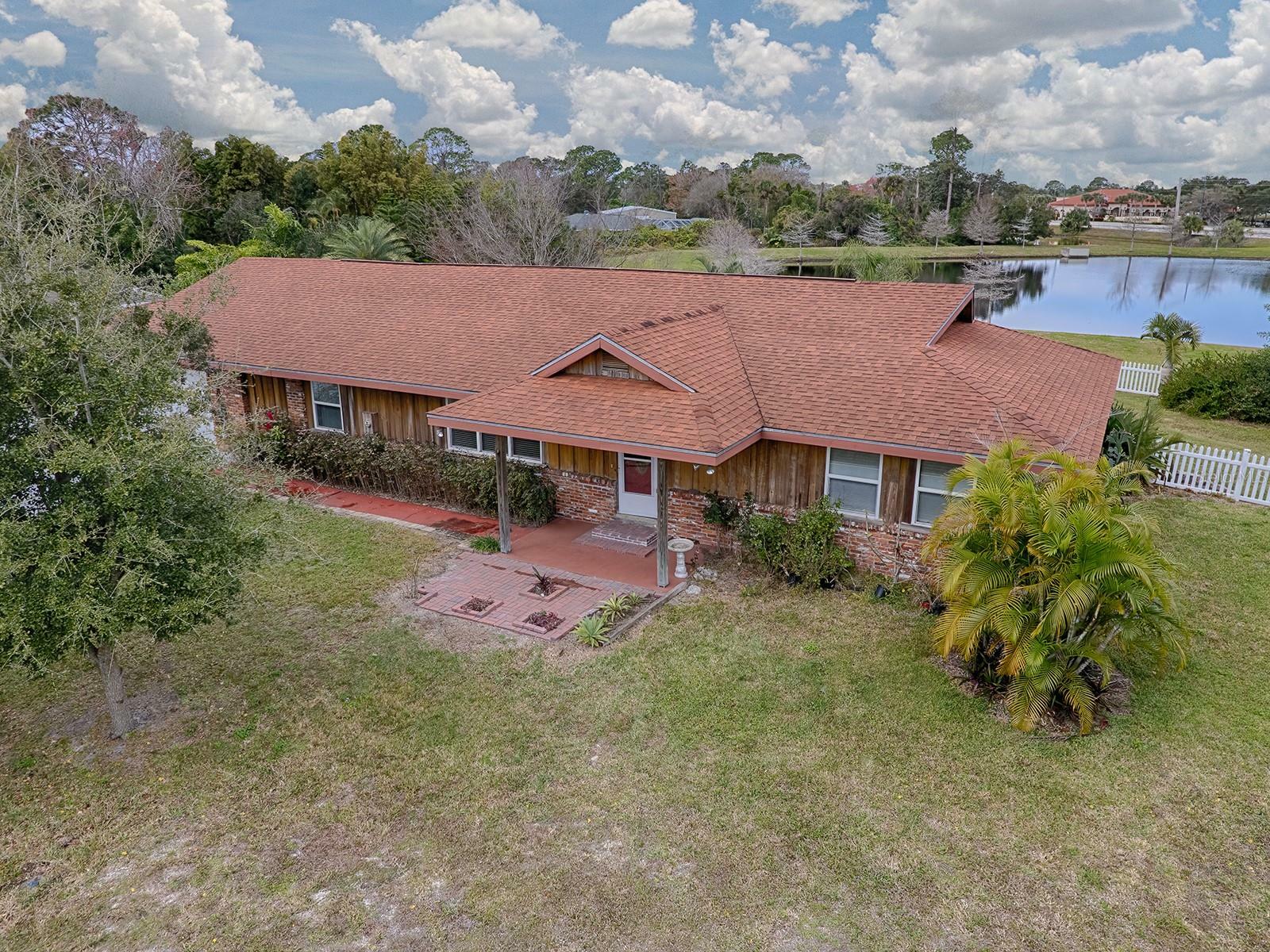 Property Photo:  408 Baywood Circle  FL 32127 