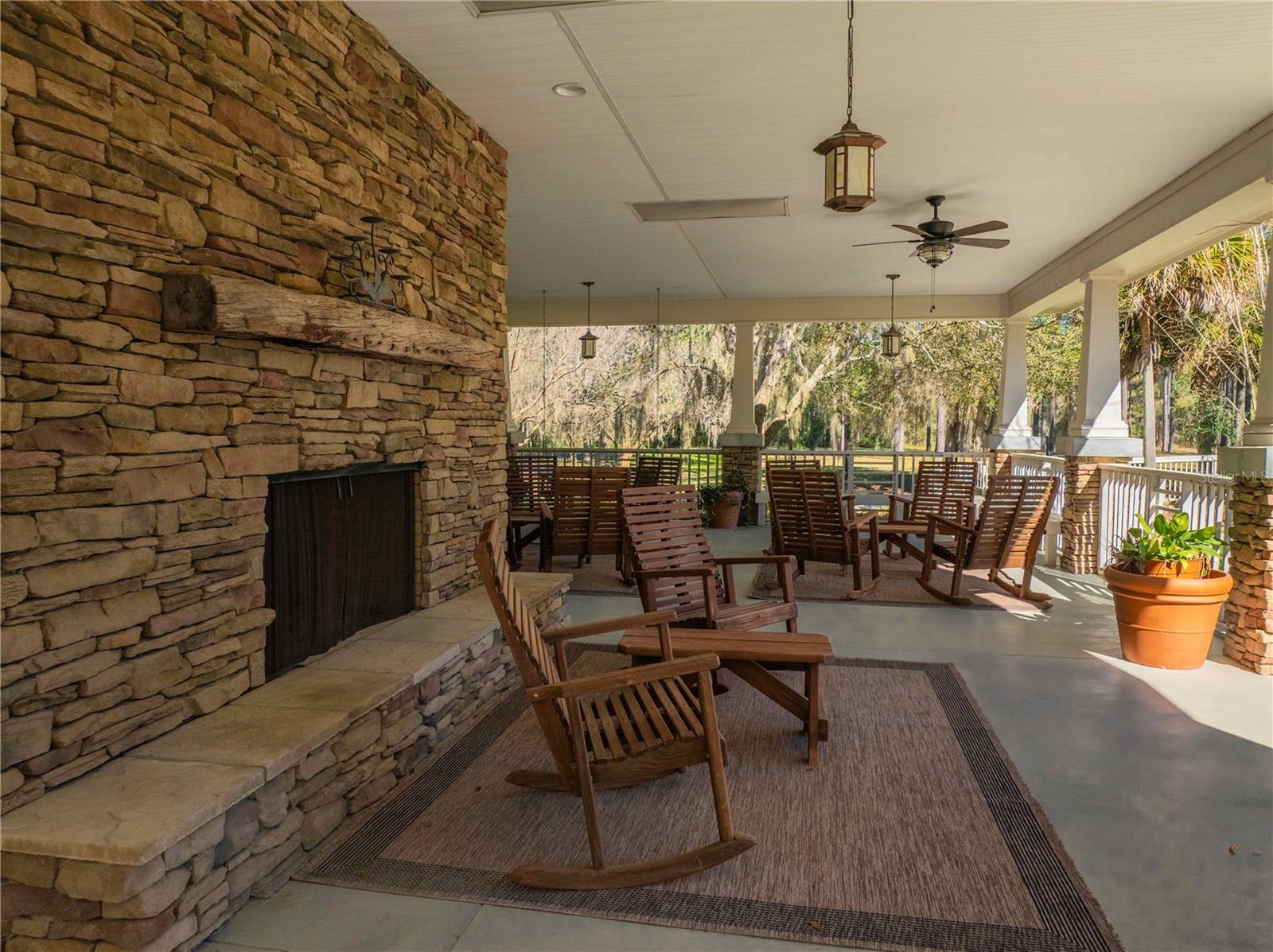 Property Photo: 19083 SW 21st Place FL 32669