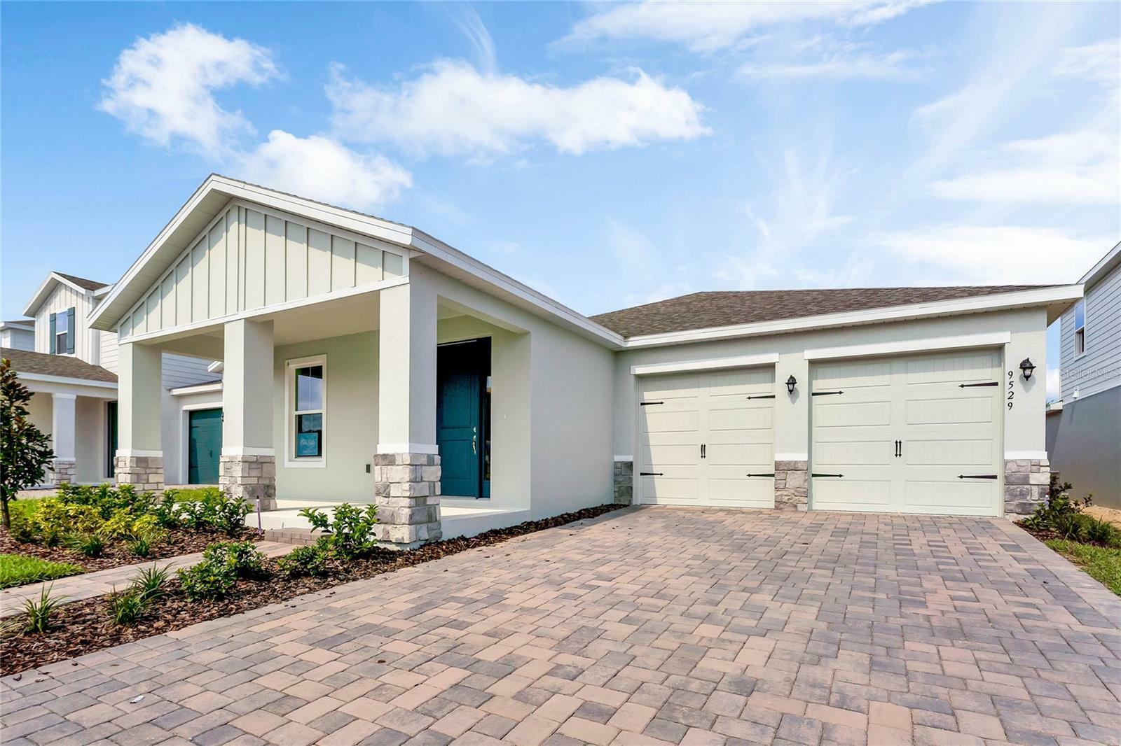 Property Photo:  9499 Emerald Berry Drive  FL 34787 