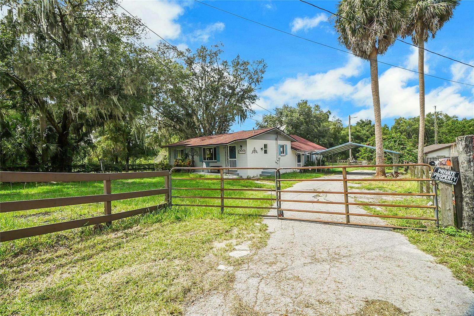 Property Photo:  11635 SE Highway 42  FL 32195 