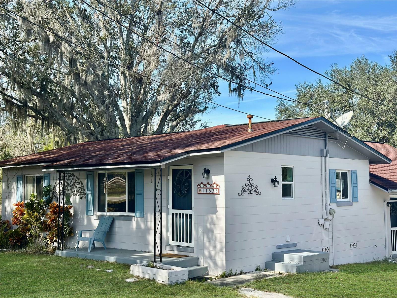 Property Photo: 11635 SE Highway 42 FL 32195