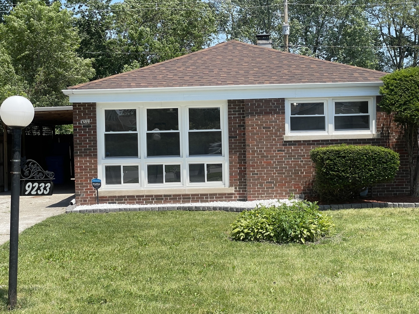 Property Photo:  9233 S Burnside Avenue  IL 60619 